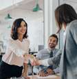 O candidato deve ficar atento para não tomar nenhuma atitude precipitada após a entrevista de emprego  Foto: mavo | Shuttertock / Portal EdiCase