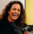 Alice Braga em entrevista ao Podpah  Foto: Reprodução/Instagram @podpah