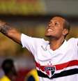 Luis Fabiano fez história com a camisa do São Paulo –  Foto: Divulgação/São Paulo / Jogada10