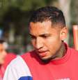 O jogador Juan Izquierdo passou mal durante o jogo entre Nacional e São Paulo, válido pela Libertadores, e teve de ser socorrido por uma ambulância.  Foto: Divulgação/Clube Nacional