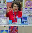 Ilustradora Lúcia Lemos tem vendido seu trabalho em feiras de artistas independentes  Foto: Acervo Pessoal / BBC News Brasil