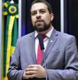 Guilherme Boulos afirma que vai processar Marçal após acusações falsas  Foto: Reprodução/Câmera dos Deputados / Perfil Brasil