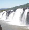 Imagem do Salto do Yucumã, maior queda d’água longitudinal do mundo com 1.800 metros de extensão e quedas d'água com até 12 metros de altura, localizado no Parque Estadual do Turvo.  Foto: Reprodução/Redes Sociais/Parque do Turvo