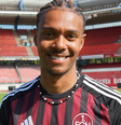 Niklas-Wilson Sommer foi agredido após vestir camisa de time rival  Foto: Reprodução/Instagram/@niklas.wilson
