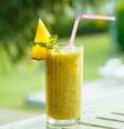 Suco de abacaxi com hortelã  Foto: Boiarkina Marina | Shutterstock / Portal EdiCase