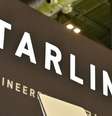 Cartaz com nome da Starlink  Foto: Getty Images / BBC News Brasil
