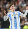 Julián Álvarez marca golaço em vitória da Argentina sobre o Chile.  Foto: Esporte News Mundo