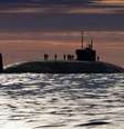 Submarino russo de mísseis balísticos movido a energia nuclear no mar no Mar Branco  Foto: Oleg Kuleshov/TASS / Perfil Brasil