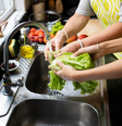 Confira a forma correta de higienizar verduras antes do consumo  Foto: Freepik