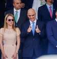 Plateia grita em apoio a Alexandre de Moraes antes do desfile em Brasília  Foto: Adriano Machado/Reuters