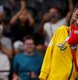 O nadador Gabriel dos Santos Araújo, o Gabrielzinho, foi o maior ganhador de medalhas de ouro para o Brasil em Paris, com três  Foto: Reuters / BBC News Brasil