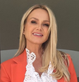 Eliana atribui sua relação saudável com o tema à criação que recebeu de sua mãe, Eva  Foto: Reprodução: Instagram/eliana 