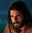 Jonathan Roumie como Jesus em 'The Chosen': diretor da série defende as falas do roteiro que não estão na Bíblia  Foto: Reprodução