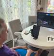 Paciente com paralisia usa implante cerebral para controlar Alexa  Foto: Divulgação/ Synchron