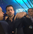 O repórter Diego Sarza precisou pedir licença para que Marçal liberasse seu espaço em frente à câmera  Foto: Reprodução/Uol