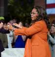 Kamala Harris falou sobre um assunto em um evento com Oprah (dir.)  Foto: Reuters / BBC News Brasil