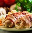 Peito de frango enrolado no bacon  Foto: Slawomir Fajer | Shutterstock / Portal EdiCase