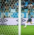  Foto: Lucas Uebel/Grêmio FBPA - Legenda: Grêmio vence os reservas do Flamengo por 3 a 2 / Jogada10