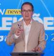 Carlos Tramontina mediou o debate do Flow que terminou em confusão no estúdio  Foto: Reprodução/TV