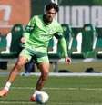  Foto: Cesar Greco/Palmeiras - Legenda: Gustavo Gómez durante treino do Verdão na Academia de Futebol / Jogada10