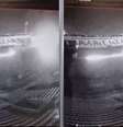 Vândalos invadiram o estádio do Partizan Belgrado e incendiaram o gramado, pouco antes do aguardado clássico contra o Estrela Vermelha  Foto: Reprodução / Perfil Brasil