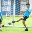  Foto: Lucas Uebel/Grêmio FBPA - Legenda: Apesar de fazer a montagem do time do Grêmio, Renato Gaúcho não ficara na área técnica no próximo compromisso da equipe / Jogada10