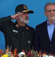 O presidente iraniano, Masoud Pezeshkian (à direita), e os comandantes da Guarda Revolucionária ainda não ameaçaram retaliar os ataques israelenses contra seu aliado, o Hezbollah  Foto: EPA / BBC News Brasil