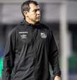  Foto: Raul Baretta/ Santos - Legenda: Fabio Carille foi muito vaiado, mesmo appós a vitória do Santos / Jogada10