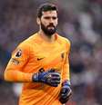  Foto: Lewis Storey/Getty Images - Legenda: Alisson é um dos destaques do Liverpool e desperta o interesse de outros clubes / Jogada10