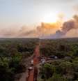A Defesa Civil estadual mobiliza efetivo para combater um incêndio que devasta a Estação Ecológica Jataí, no interior paulista.  Foto: Gabinete de Crise/Governo de SP/Divulgação / Estadão