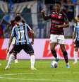  Foto: Marcelo Cortes /CRF - Legenda: Carlinhos afirma que sofreu racismo em duelo do Flamengo contra o Grêmio / Jogada10