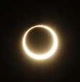 O eclipse solar anular deixa um fino anel de luz visível  Foto: Getty Images / BBC News Brasil