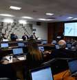 O senador Izalci Lucas (ao centro) sugeriu uma segunda audiência pública sobre o tema  Foto: Roque de Sá/Agência Senado / Perfil Brasil