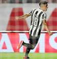  Foto: Vitor Silva/Botafogo - Legenda: Agora pelo Botafogo, Almada retorna à seleção / Jogada10