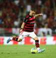  Foto: Gilvan de Souza/Flamengo - Legenda: Ortiz em campo contra o Corinthians / Jogada10