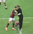  Foto: Lucas Bayer/Jogada10 - Legenda: Filipe Luís e Gabigol / Jogada10