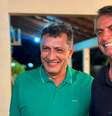 Chico Mendes e Bolsonaro posaram juntos em foto  Foto: Reprodução/Instagram @chicomendesoficial.dtno