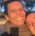 Wendell Bendelack, um dos roteiristas da trama da novela "Volta Por Cima", e Rodrigo Fagundes  Foto: Reprodução/Instagram / Mais Novela