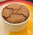 SUFLÊ DE CHOCOLATE FÁCIL 3 INGREDIENTES  Foto: Bake and Cake Gourmet