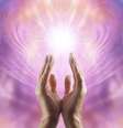 Confira algumas dicas para médiuns aprimorarem suas práticas, se manterem energeticamente seguros e desenvolverem sua espiritualidade  Foto: Shutterstock / João Bidu