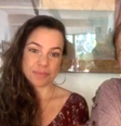 Anna Paula Bettencourt Caldeira, nascida depois da primeira fertilização in vitro do mundo, e a mãe Ilza Maria Caldeira  Foto: Reprodução / SBRA no Instagram / BBC News Brasil