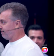 Luciano Huck mede nariz no 'Domingão'  Foto: Reprodução/TV Globo