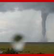 Tornado é registrado em rodovia na Flórida horas antes da chegada do furacão Milton  Foto: Reprodução