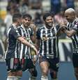  Foto: Pedro Souza / Atlético - Legenda: Hulk deu puxão de orelha em Deyverson / Jogada10