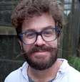 Saul Newman ganhou um prêmio IgNobel por suas pesquisas sobre longevidade  Foto: Dra. Elena Geniy Racheva / BBC News Brasil