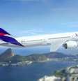 A Latam conecta as cidades brasileiras com 90 aeroportos no exterior.  Foto: Latam/Divulgação / Estadão