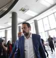 O candidato à Prefeitura de São Paulo, Guilherme Boulos (PSOL), fala com a imprensa antes de embarcar para Brasília, no Aeroporto de Congonhas, na zona sul de São Paulo, nesta quinta-feira, 10 de outubro de 2024.  Foto: RENATO S. CERQUEIRA/ATO PRESS/ESTADÃO CONTEÚDO