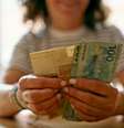 Descubra 5 rituais simples para atrair dinheiro e prosperidade. Aumente a sorte financeira e elimine dívidas com essas simpatias.  Foto: Shutterstock. / João Bidu