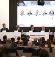 Javier Tebas e outros dirigentes no 2º Fórum da União dos Clubes Europeus, em Bruxelas, na Bélgica  Foto: Reuters/Johanna Geron