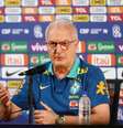  Foto: Rafael Ribeiro / CBF - Legenda: Dorival celebra organização do Brasil para conquistar vitórias pelas Eliminatórias / Jogada10